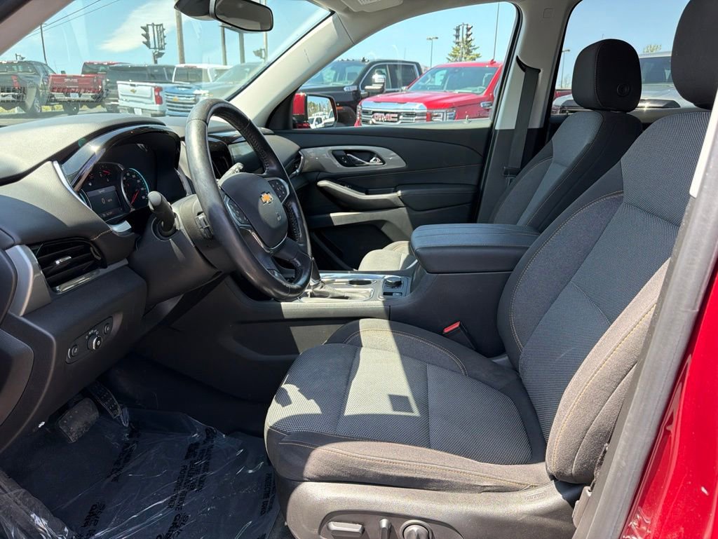 Used 2020 Chevrolet Traverse LT w/ Driver Confidence II Package AWD/4WD image 12