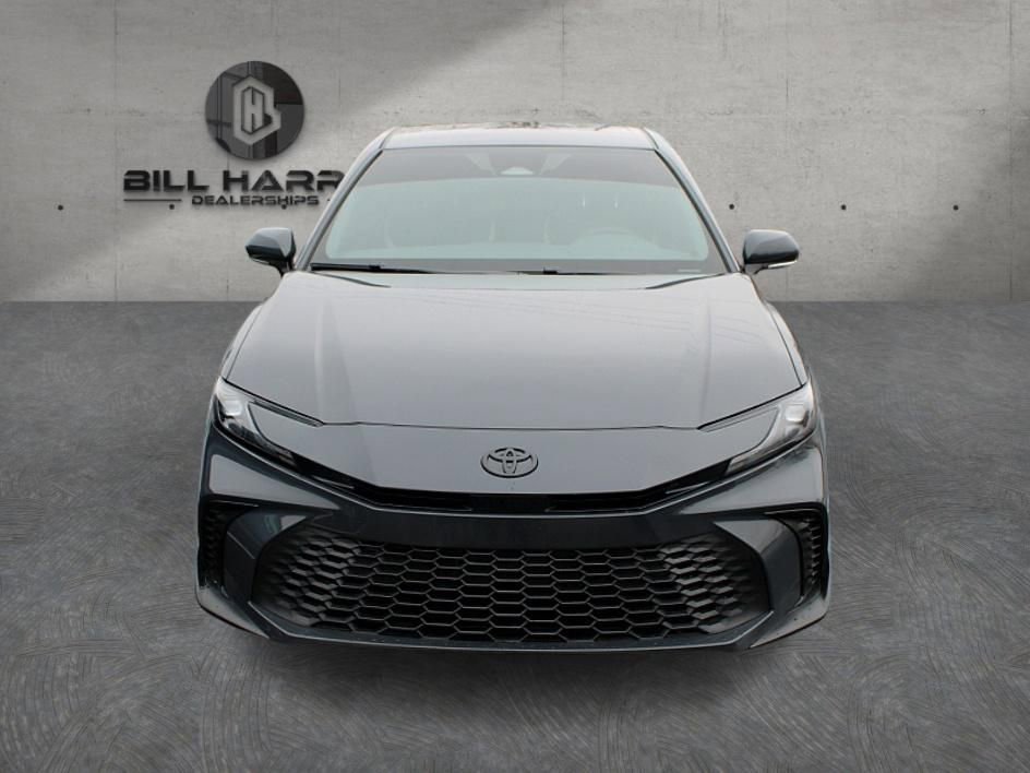Used 2025 Toyota Camry SE image 2