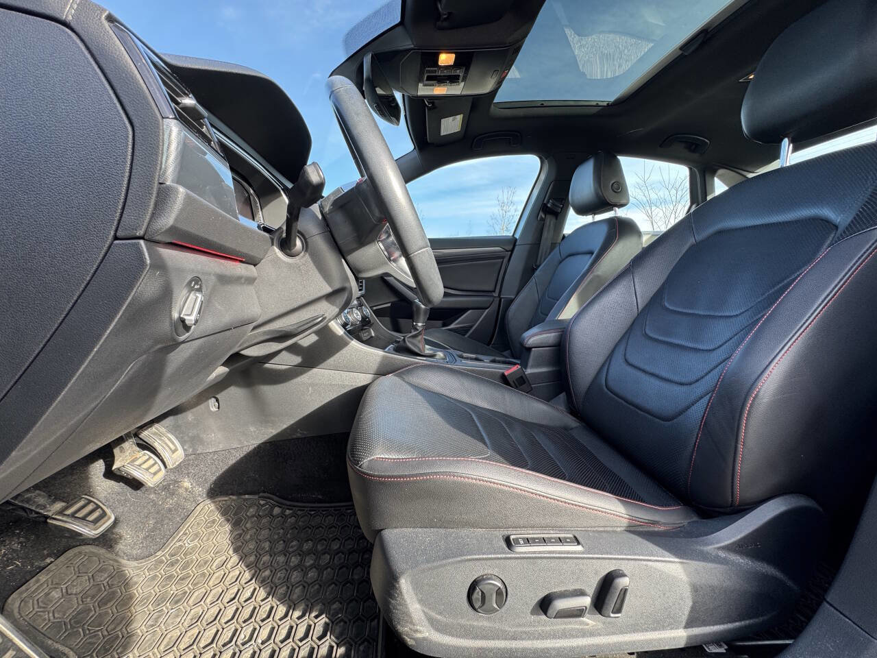 Used 2021 Volkswagen Jetta GLI Autobahn image 11