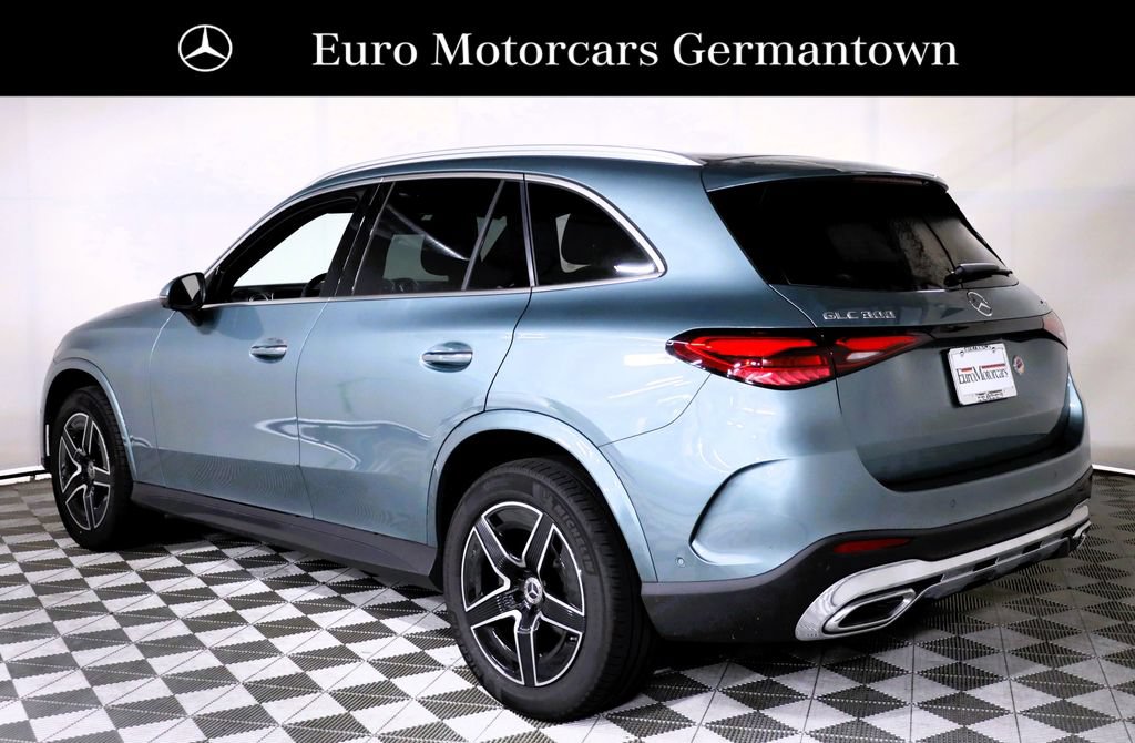 Used 2026 Mercedes-Benz GLC 300 4MATIC image 4