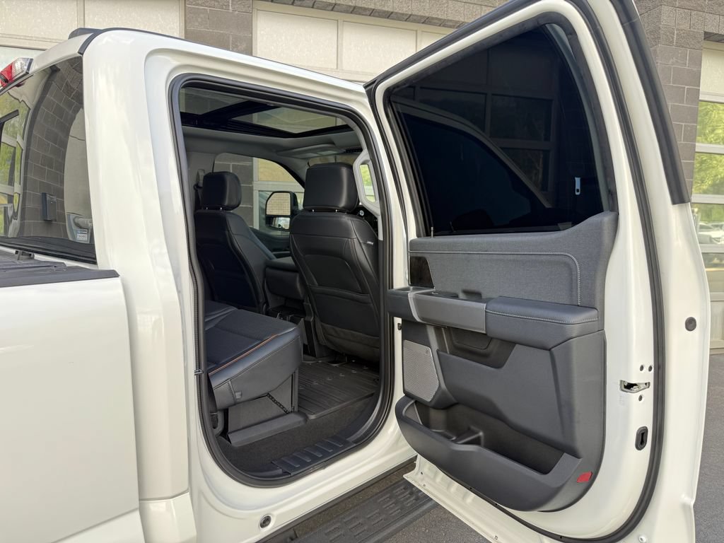 Used 2026 Ford F350 Lariat w/ Black Appearance Package AWD/4WD image 42