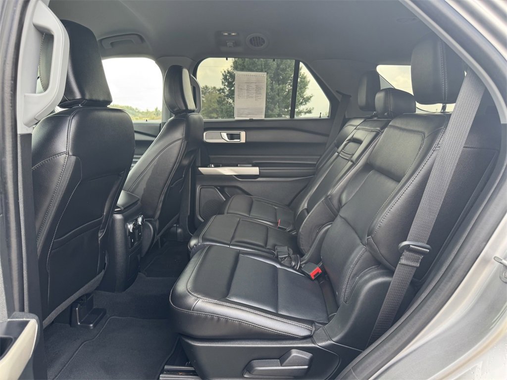 Used 2022 Ford Explorer Limited image 10