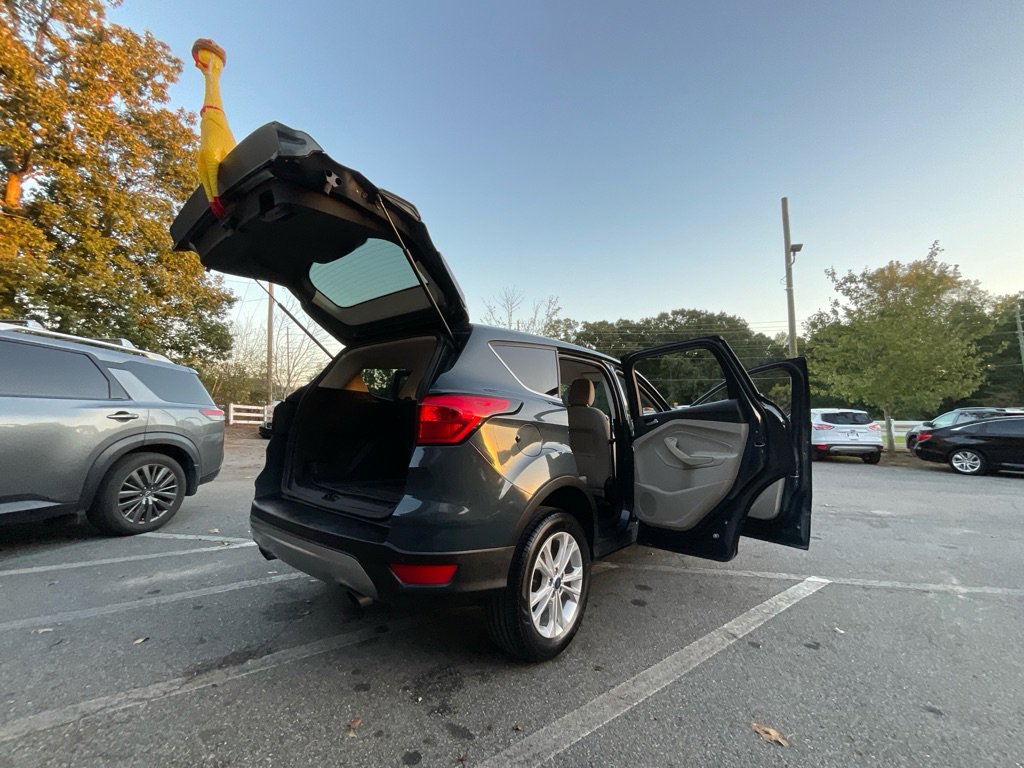 Used 2019 Ford Escape SE image 35