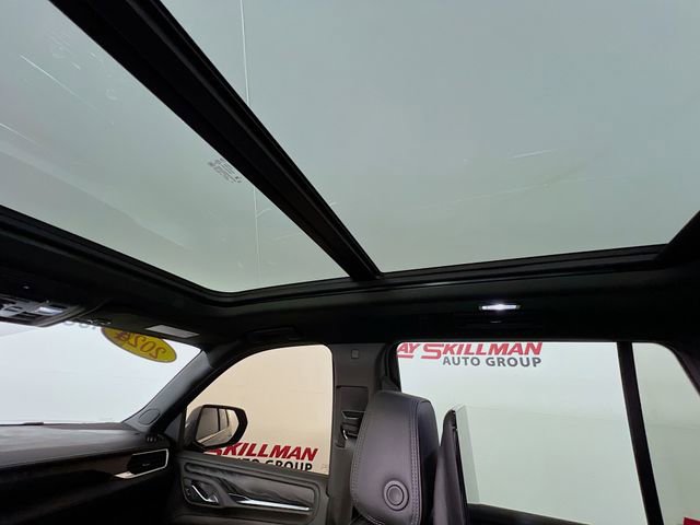 Used 2023 GMC Yukon Denali w/ Denali Reserve Package image 25