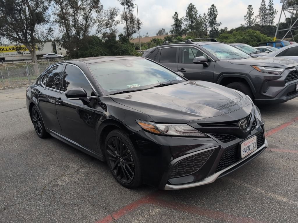 Used 2021 Toyota Camry XSE image 3