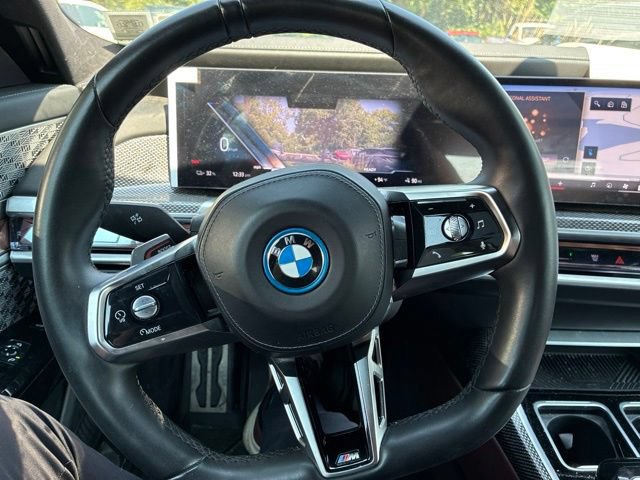 Used 2023 BMW i7 xDrive60 AWD/4WD image 17