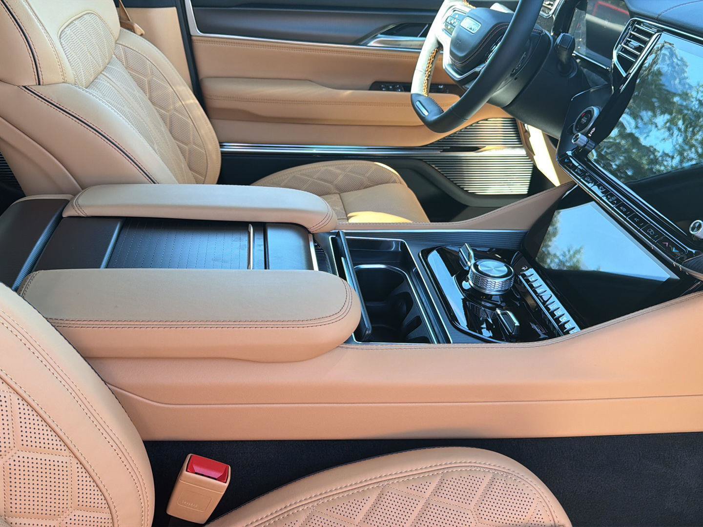 New 2026 Jeep Grand Wagoneer L Summit AWD/4WD image 46