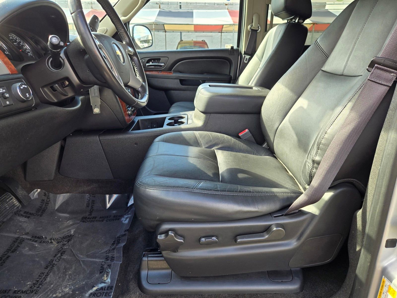 Used 2014 Chevrolet Suburban LT image 27