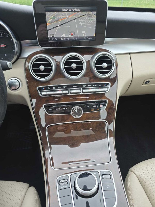 Used 2018 Mercedes-Benz C 300 4MATIC Sedan image 11