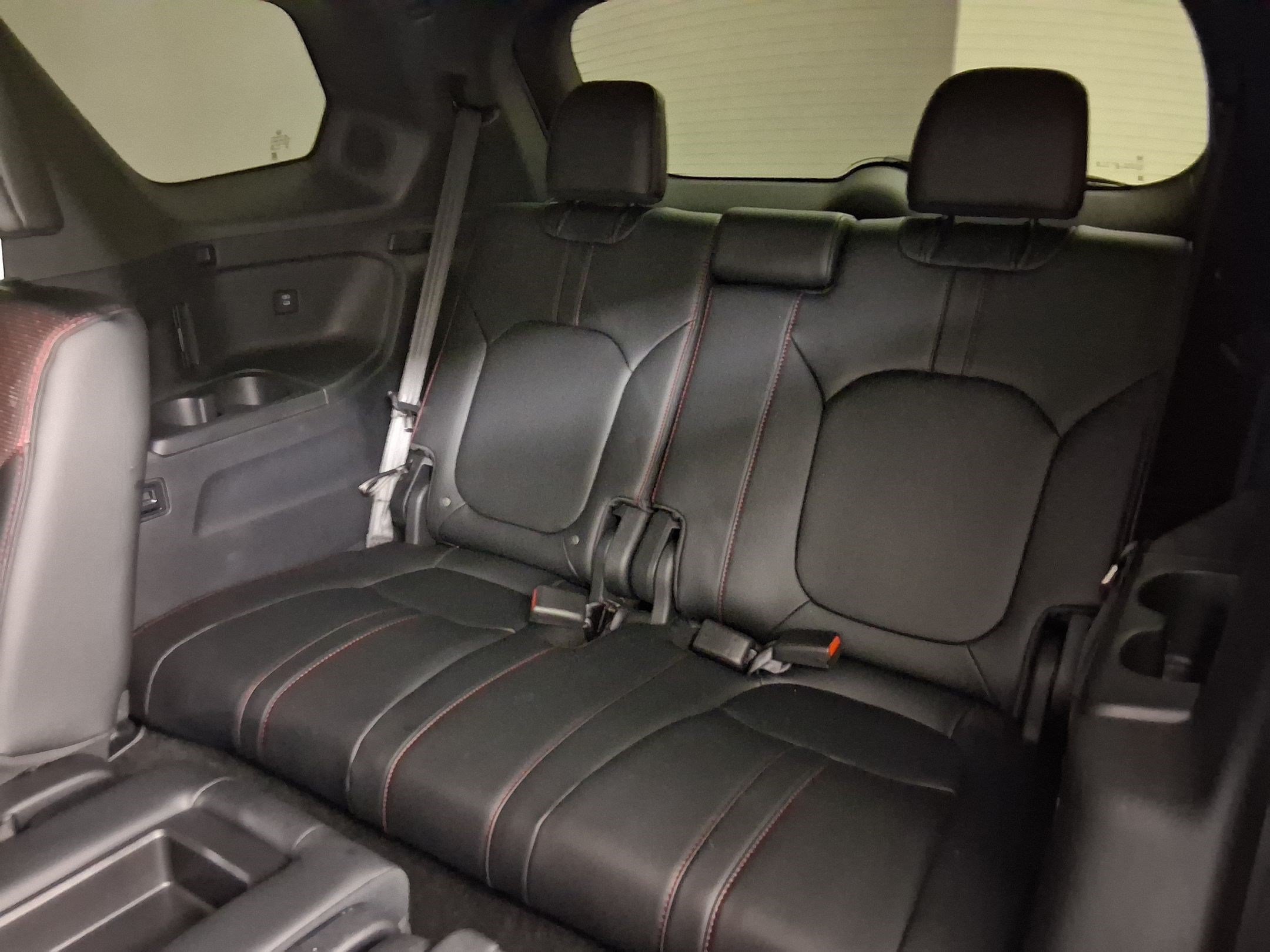 Used 2025 Honda Pilot Black Edition image 34