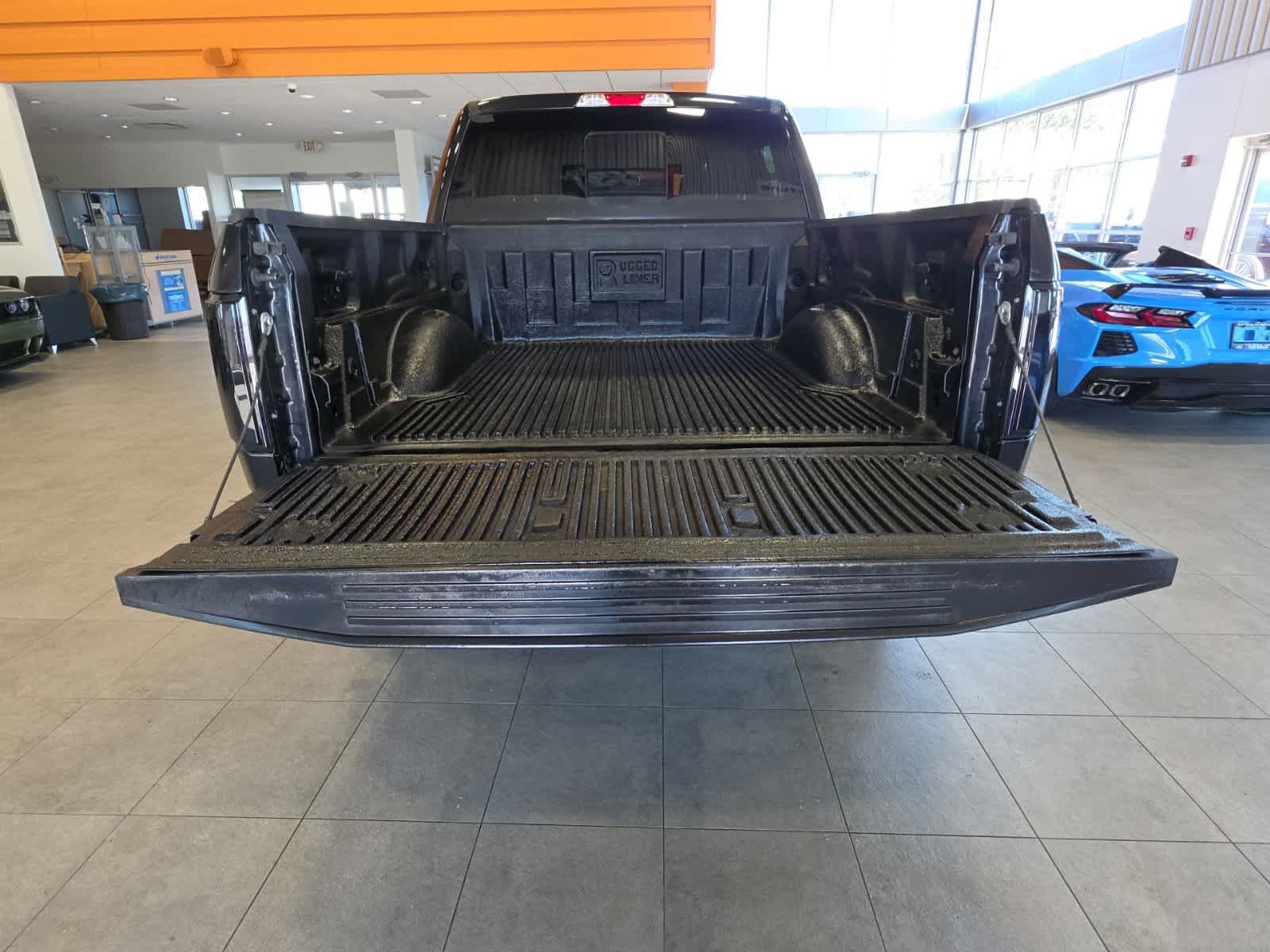 Used 2015 Ford F150 XLT w/ Equipment Group 302A Luxury AWD/4WD image 8