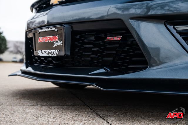 Used 2018 Chevrolet Camaro SS image 27