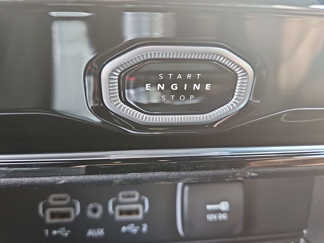 New 2026 Jeep Grand Cherokee Altitude AWD/4WD image 25