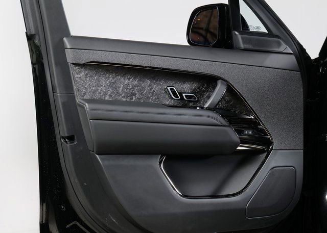 Used 2025 Land Rover Range Rover Sport Dynamic SE image 23