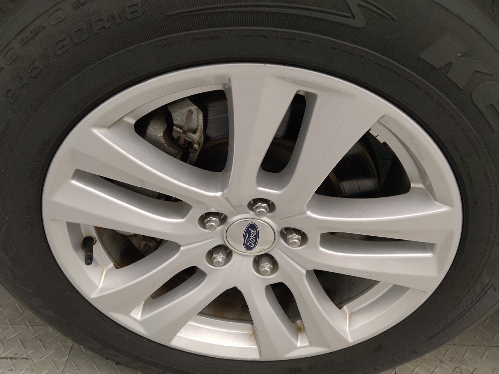 Used 2018 Ford Explorer XLT w/ Equipment Group 201A AWD/4WD image 31