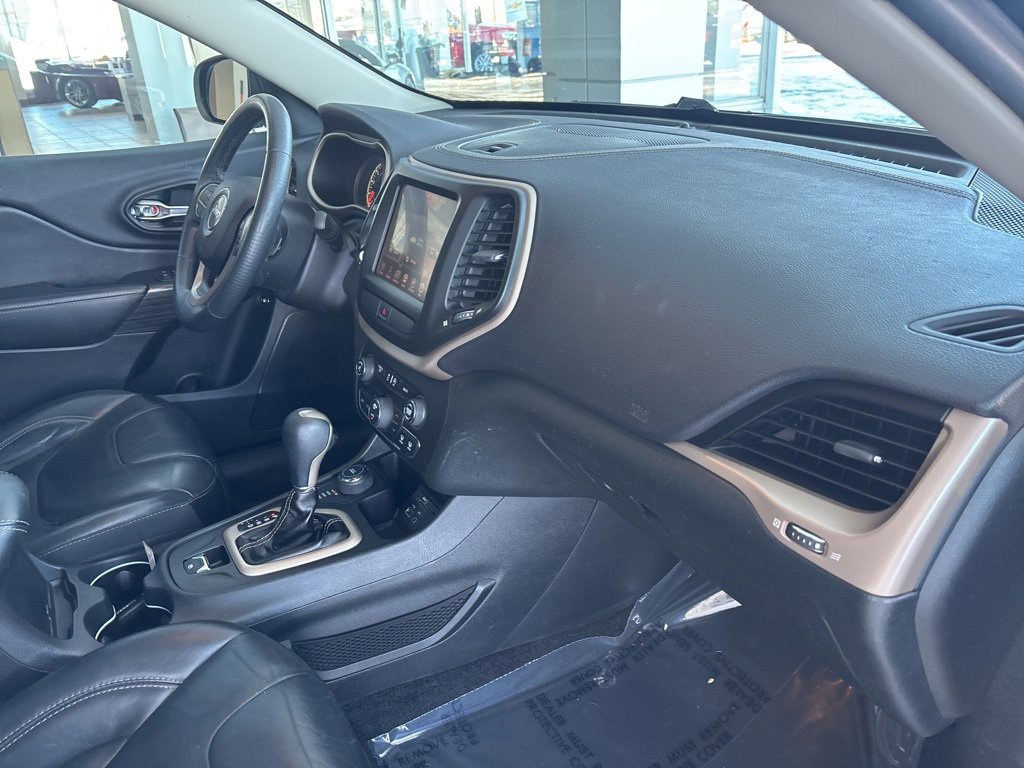 Used 2016 Jeep Cherokee Limited image 33