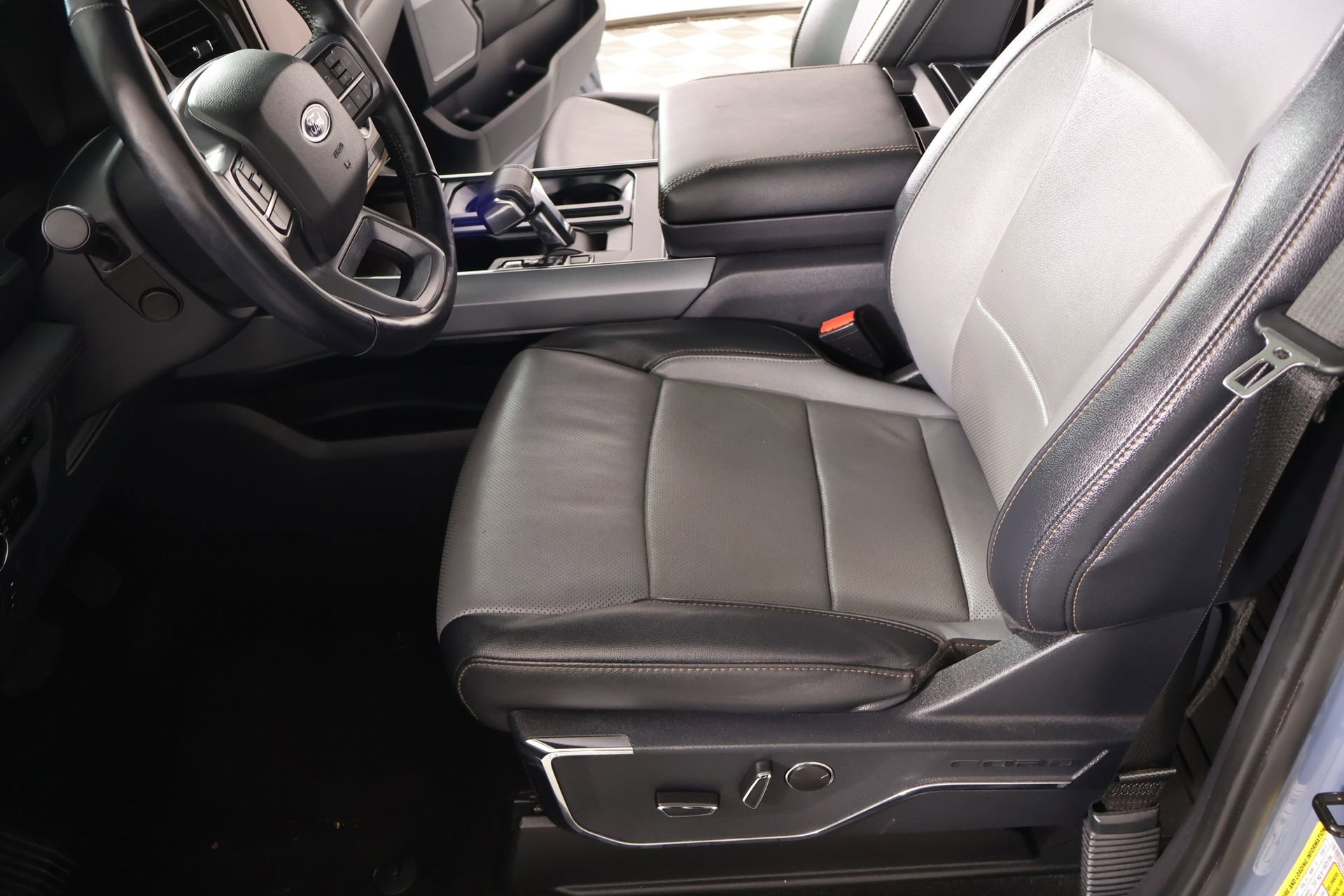 Used 2023 Ford F150 Lightning Lariat w/ Equipment Group 511A High image 11