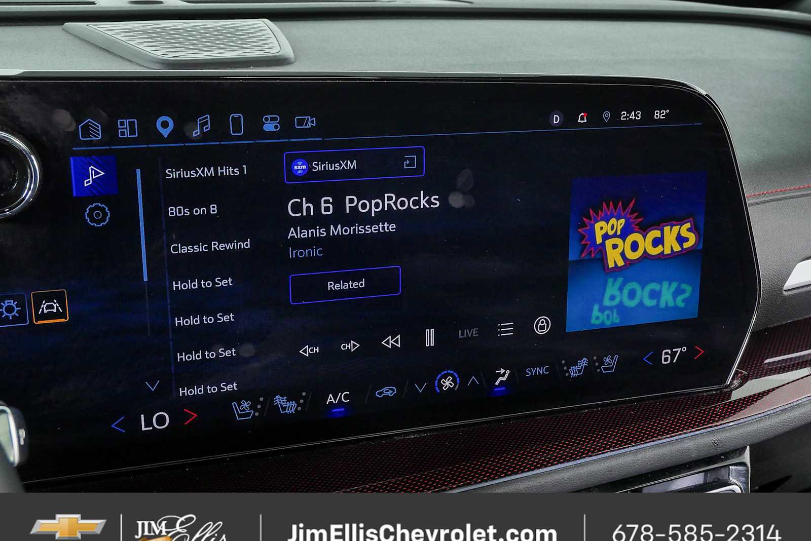 Used 2024 Chevrolet Traverse RS FWD image 15