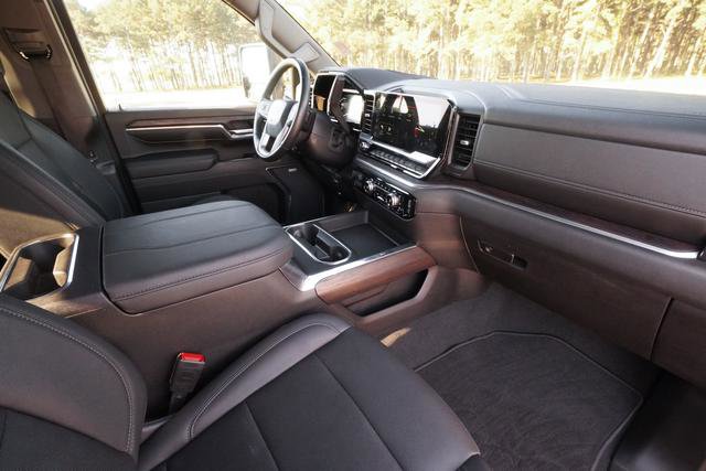 Used 2024 GMC Sierra 2500 SLT w/ SLT Convenience Package AWD/4WD image 31