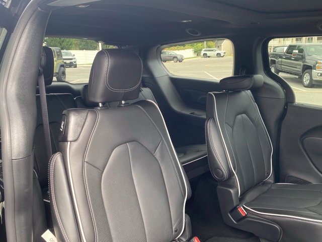 New 2026 Chrysler Pacifica Limited w/ S Appearance Package FWD image 32