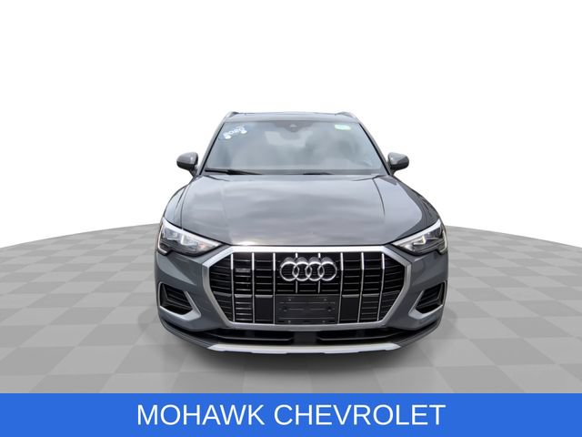 Used 2020 Audi Q3 2.0T Premium w/ Convenience Package AWD/4WD image 3
