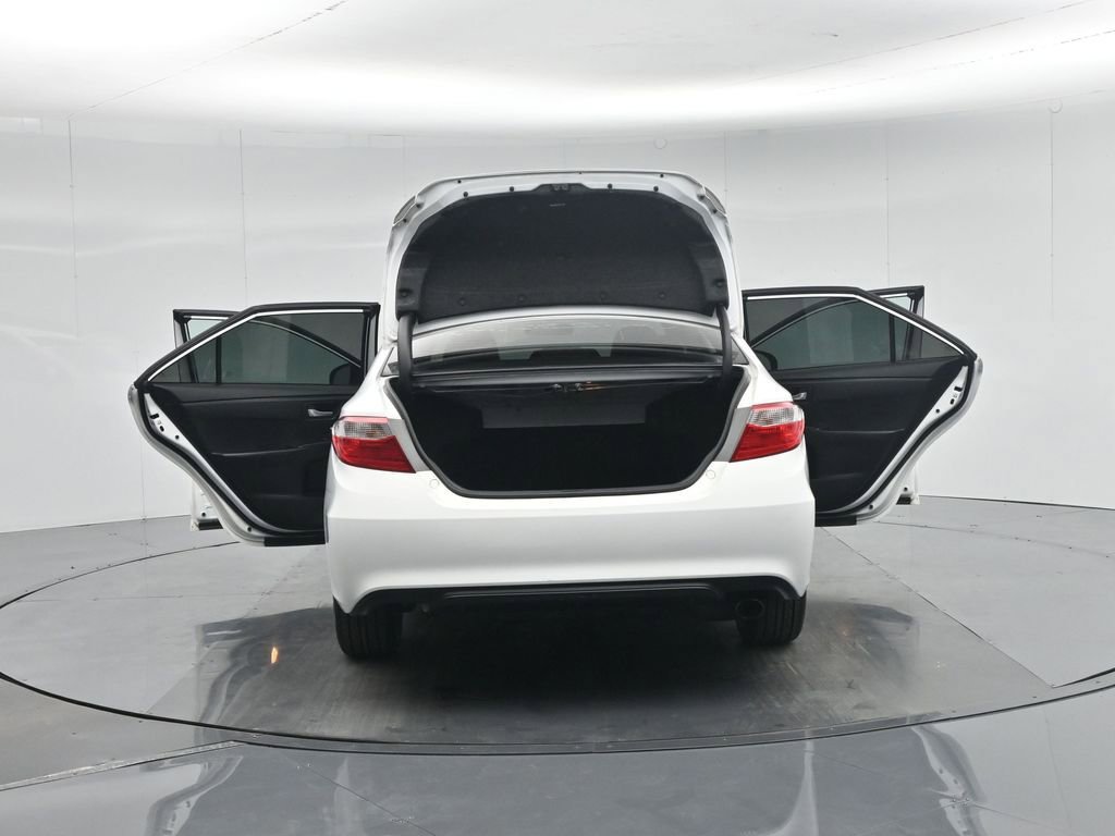 Used 2017 Toyota Camry SE image 17