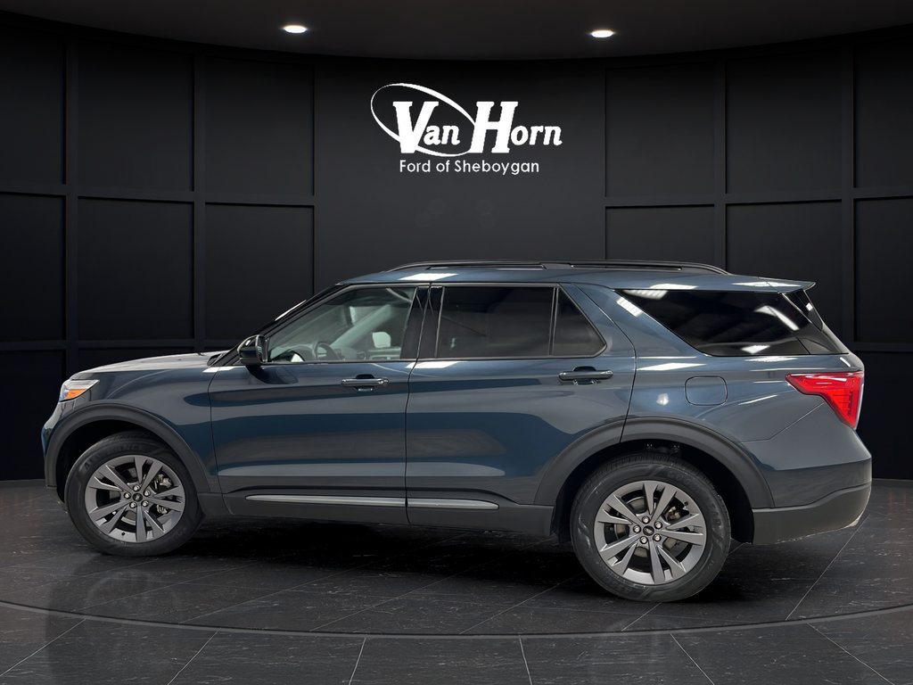 Used 2023 Ford Explorer XLT w/ Equipment Group 202A AWD/4WD image 4