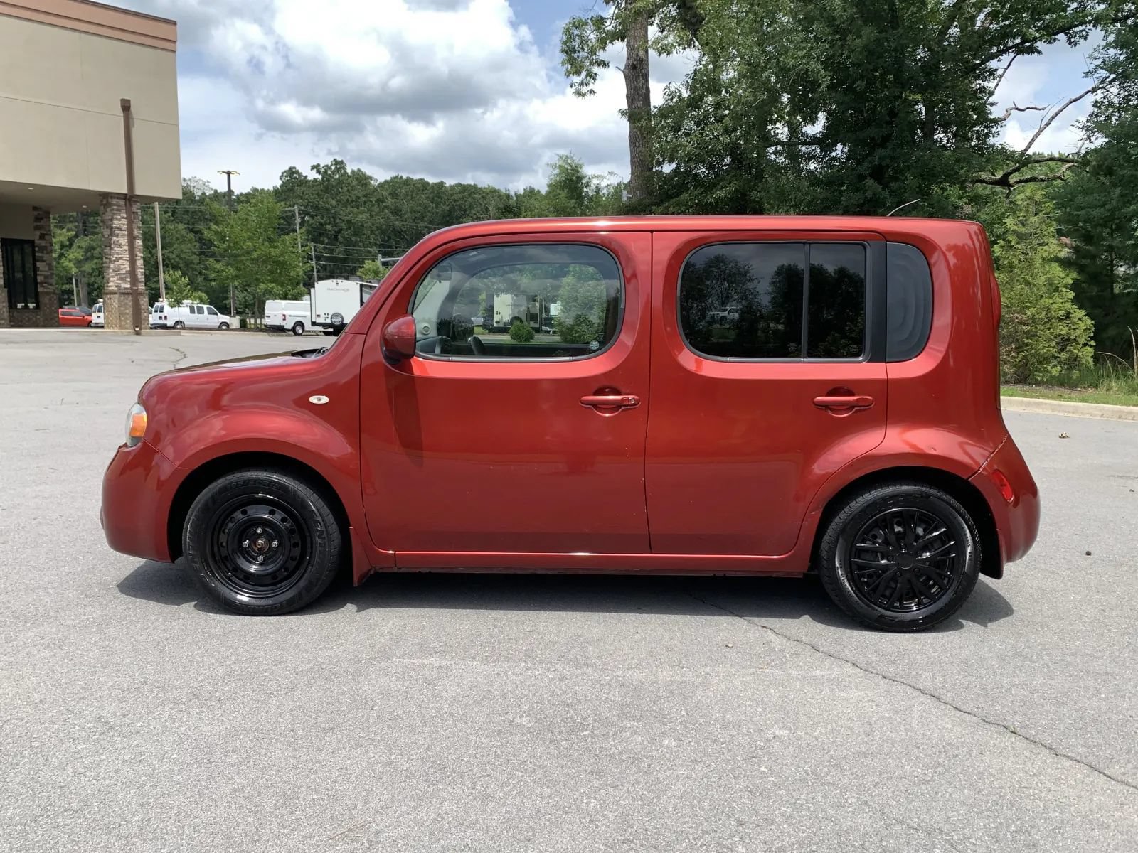 Used 2014 Nissan Cube 1.8 S w/ Interior Designer Package FWD image 4