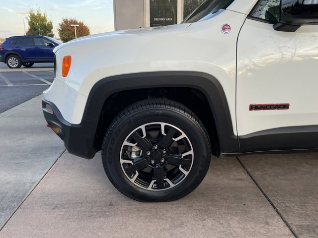 Used 2023 Jeep Renegade Trailhawk image 47