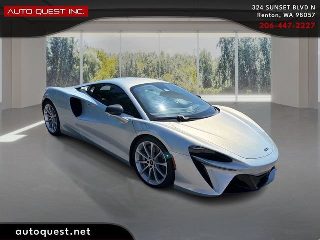 Used 2023 McLaren Artura RWD image 3