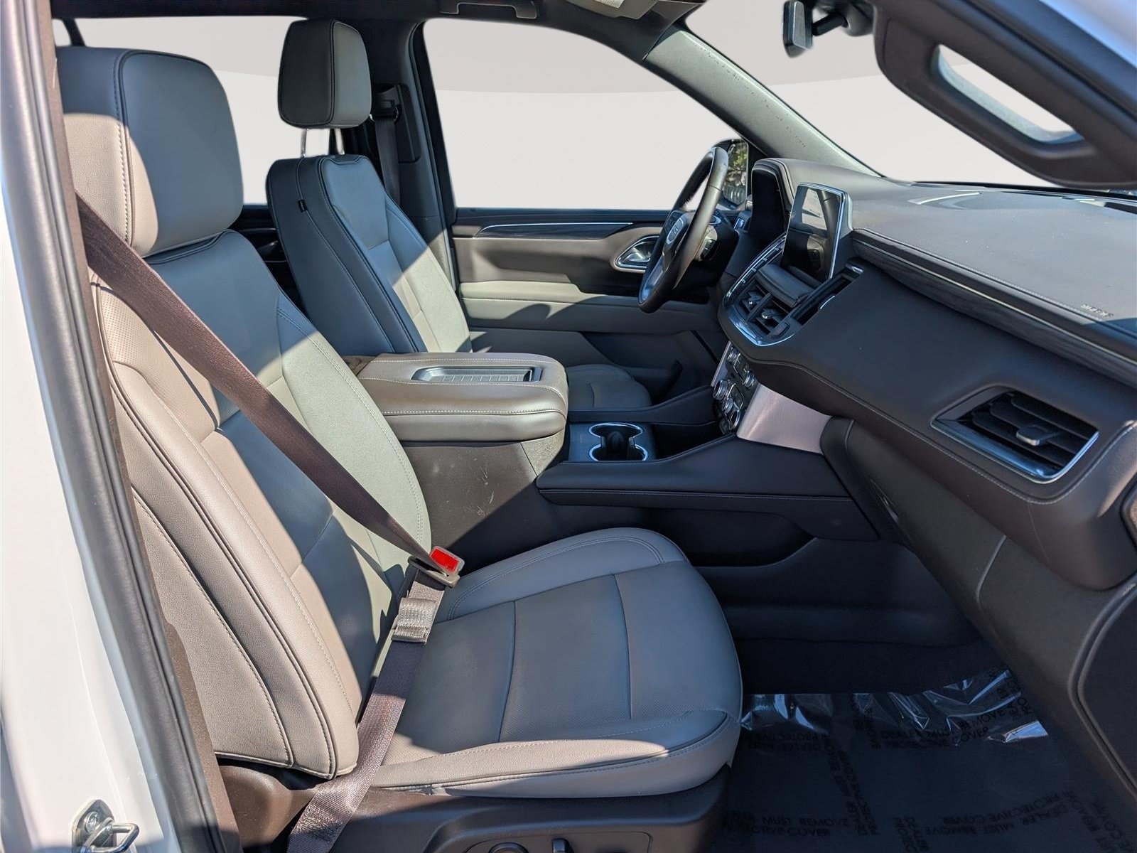 Used 2024 GMC Yukon SLT AWD/4WD image 11