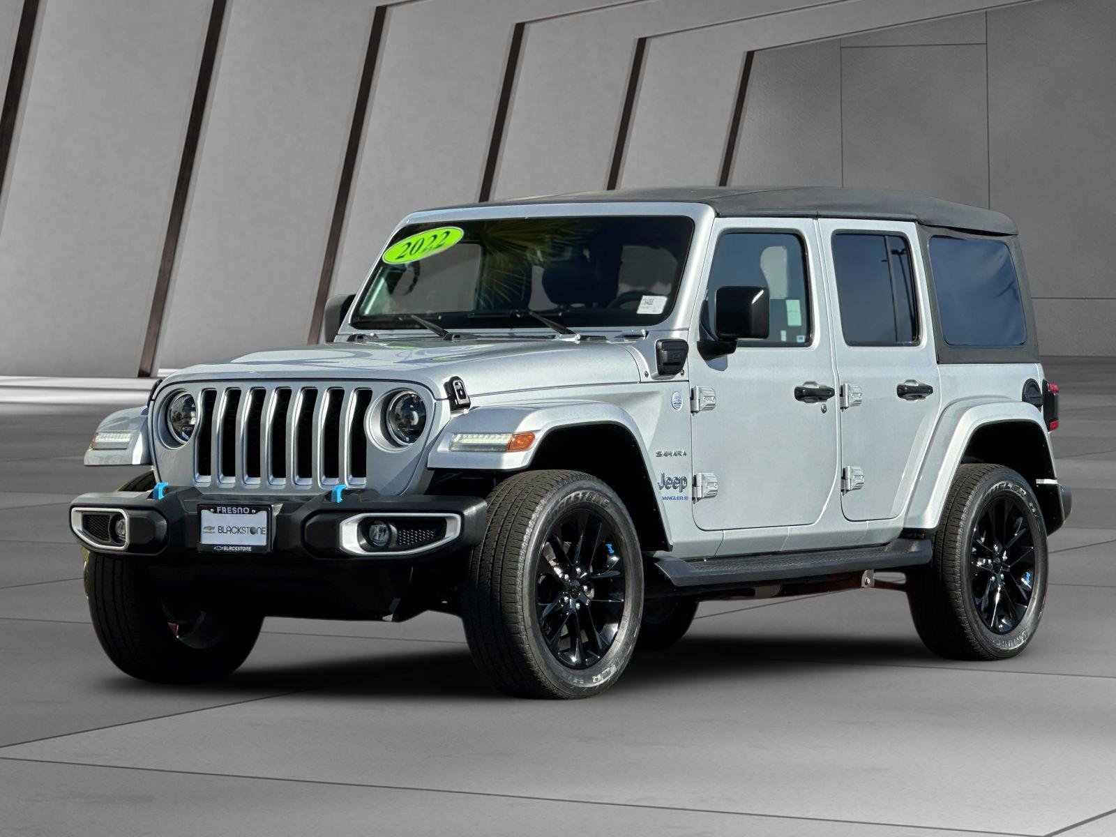 Used 2023 Jeep Wrangler Unlimited Sahara AWD/4WD image 8