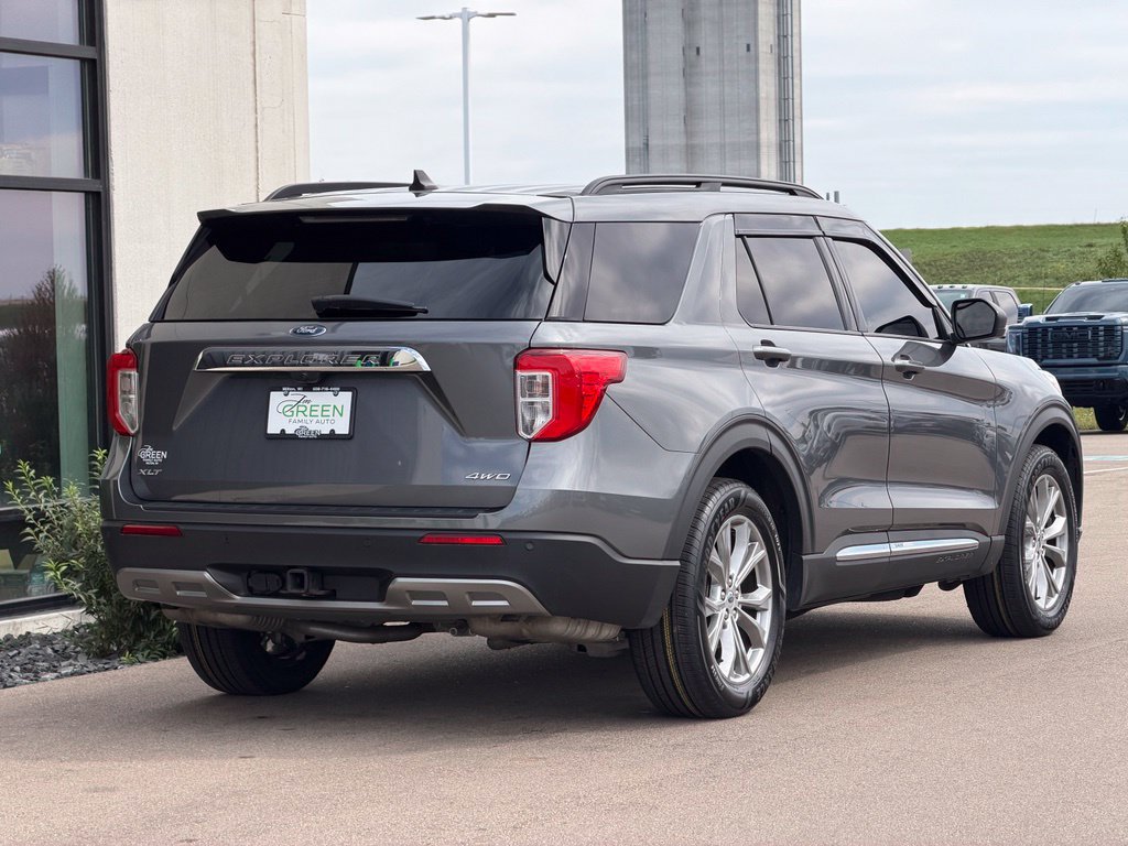 Used 2023 Ford Explorer XLT w/ Equipment Group 202A AWD/4WD image 5