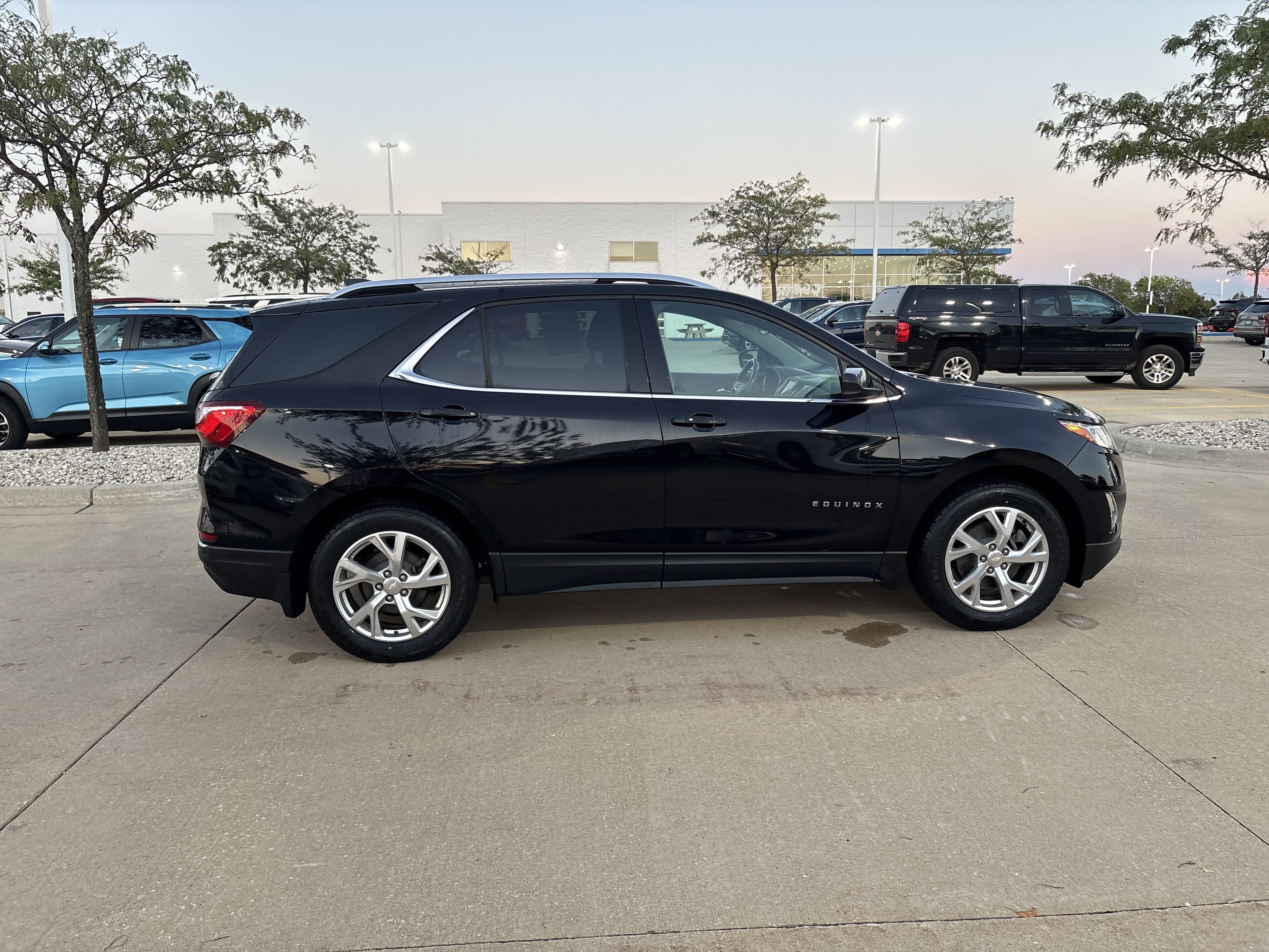Used 2020 Chevrolet Equinox LT FWD image 8