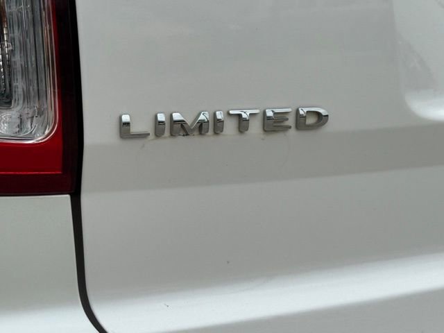 Used 2015 Ford Explorer Limited w/ Equipment Group 301A FWD image 11