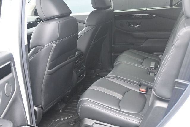 Used 2025 Honda Pilot EX-L image 16