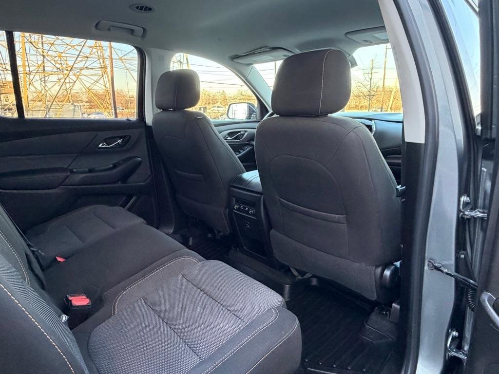Used 2018 Chevrolet Traverse LS FWD image 18