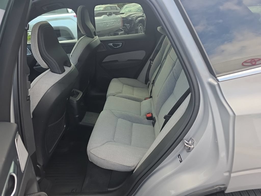 Used 2022 Volvo XC60 T8 Inscription w/ Advanced Package AWD/4WD image 13