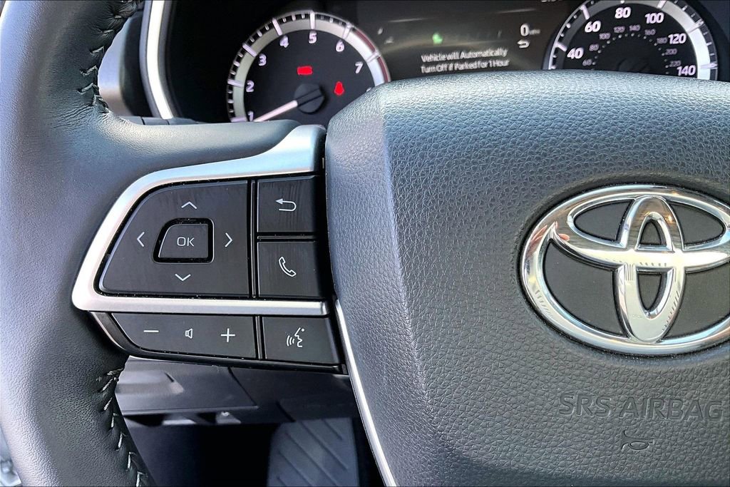 Used 2024 Toyota Highlander LE image 26