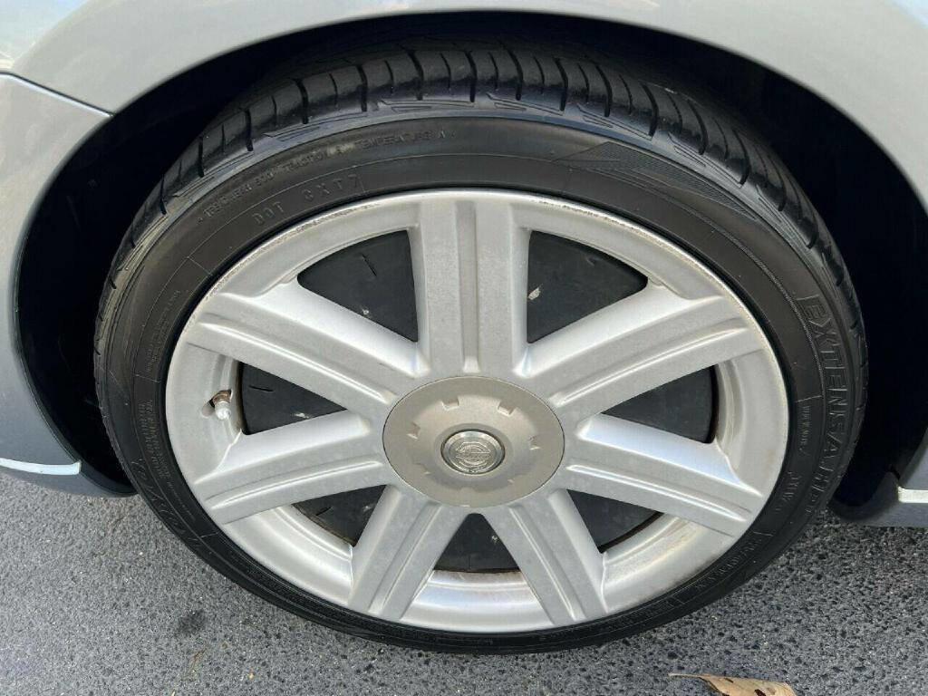 Used 2007 Chrysler Crossfire Limited image 10