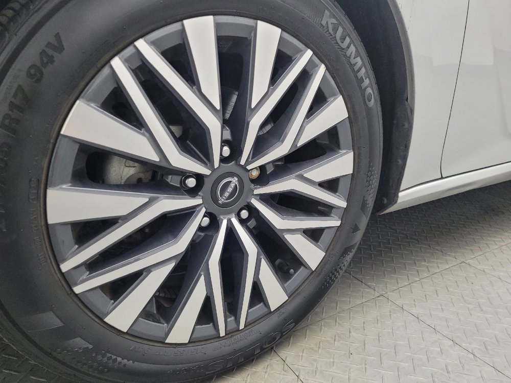 Used 2024 Nissan Altima 2.5 SV image 31