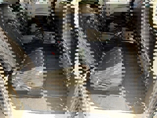 Used 2020 Chrysler Voyager Lxi image 16