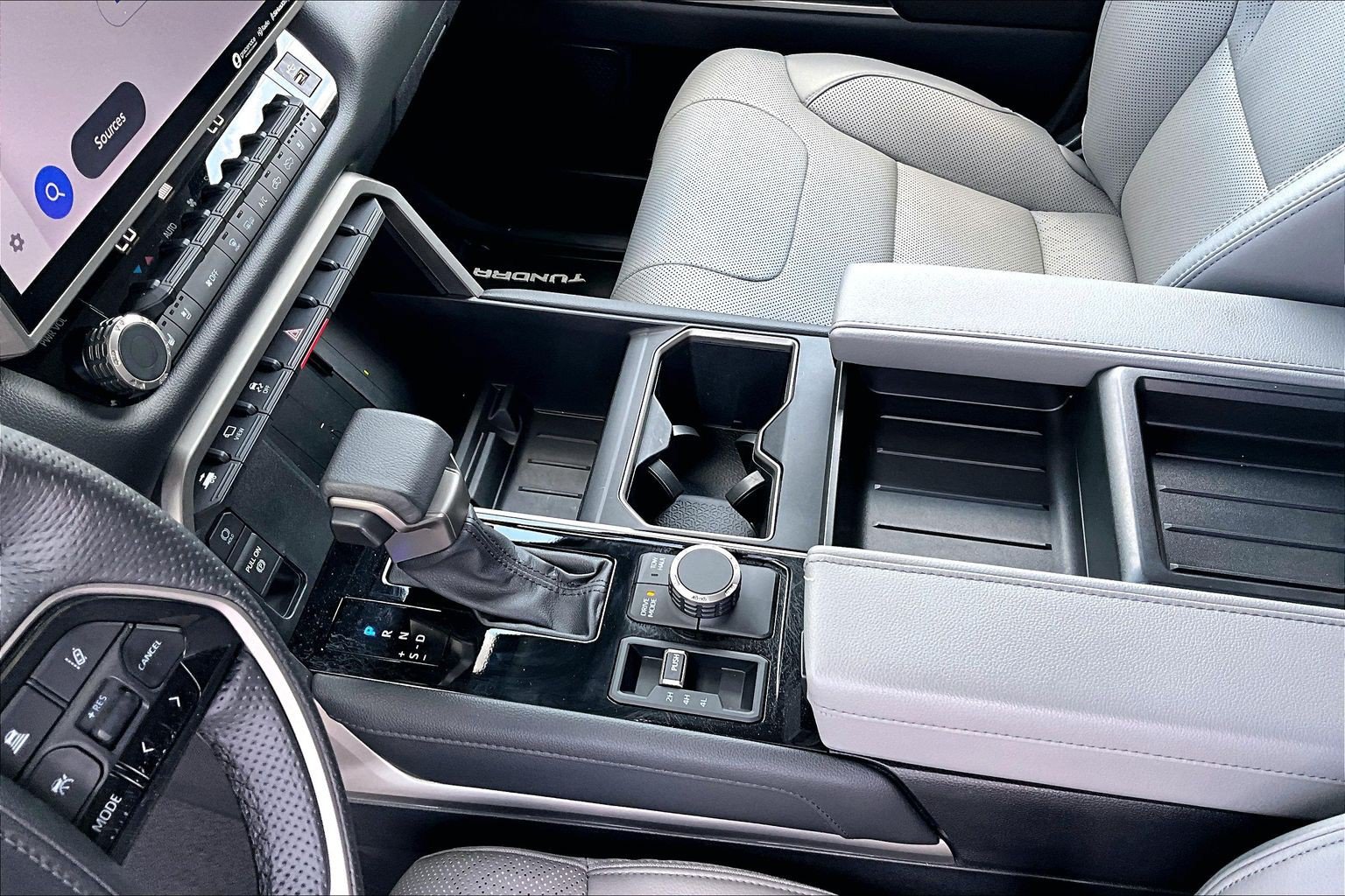 Used 2023 Toyota Tundra Limited AWD/4WD image 15