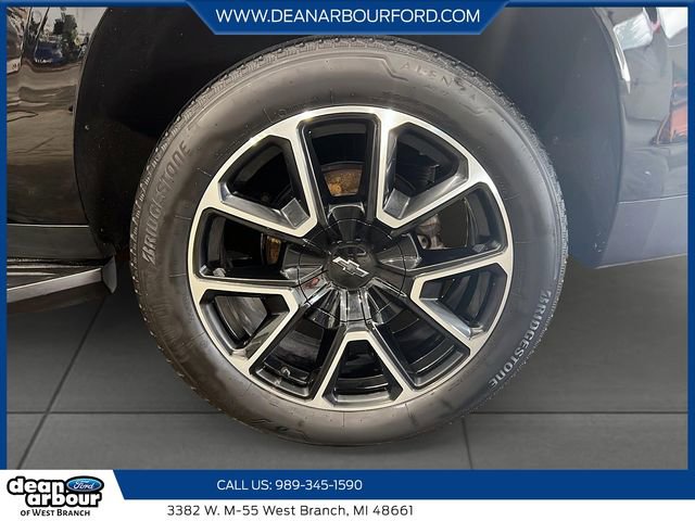 Used 2021 Chevrolet Suburban RST w/ Luxury Package AWD/4WD image 7
