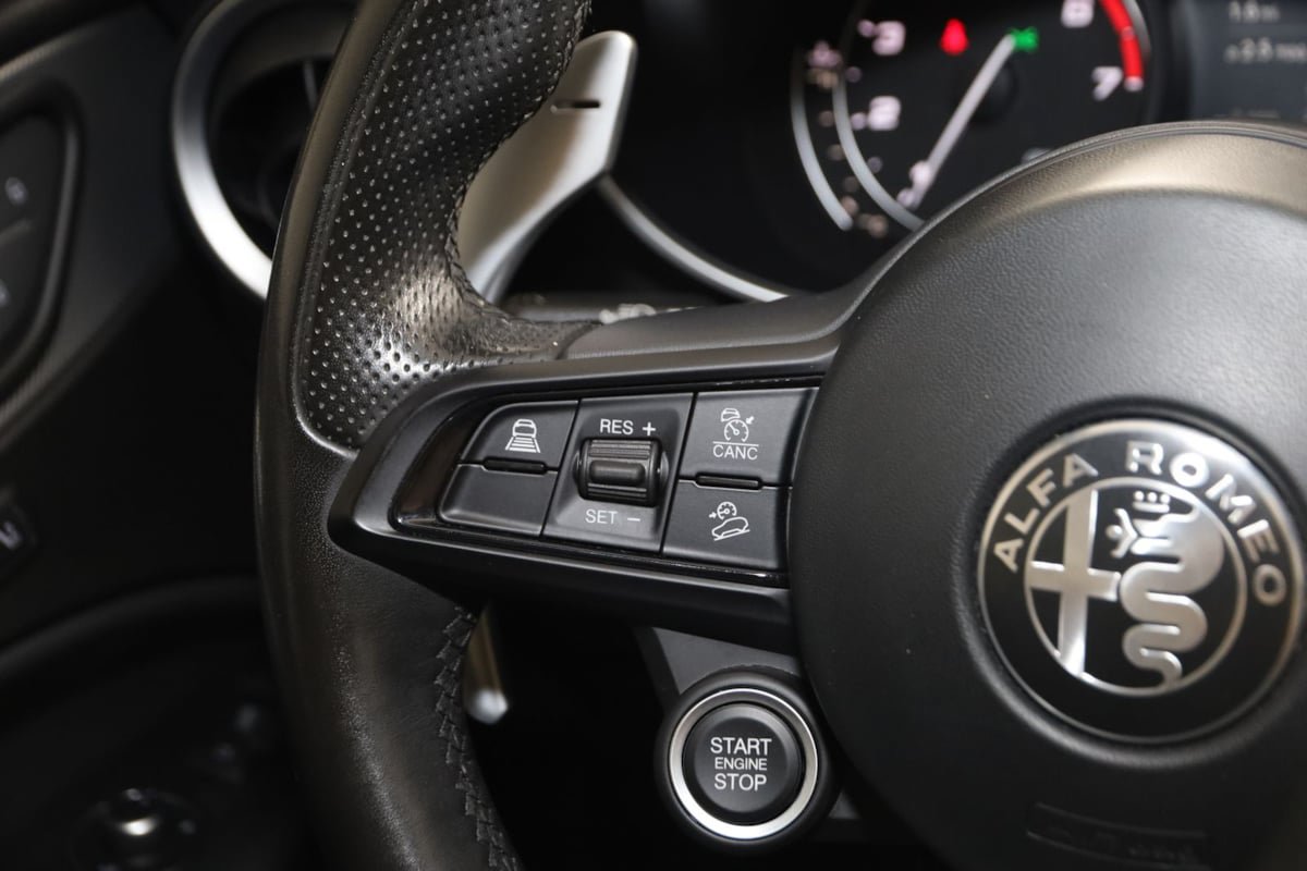 Used 2023 Alfa Romeo Stelvio Veloce AWD/4WD image 33