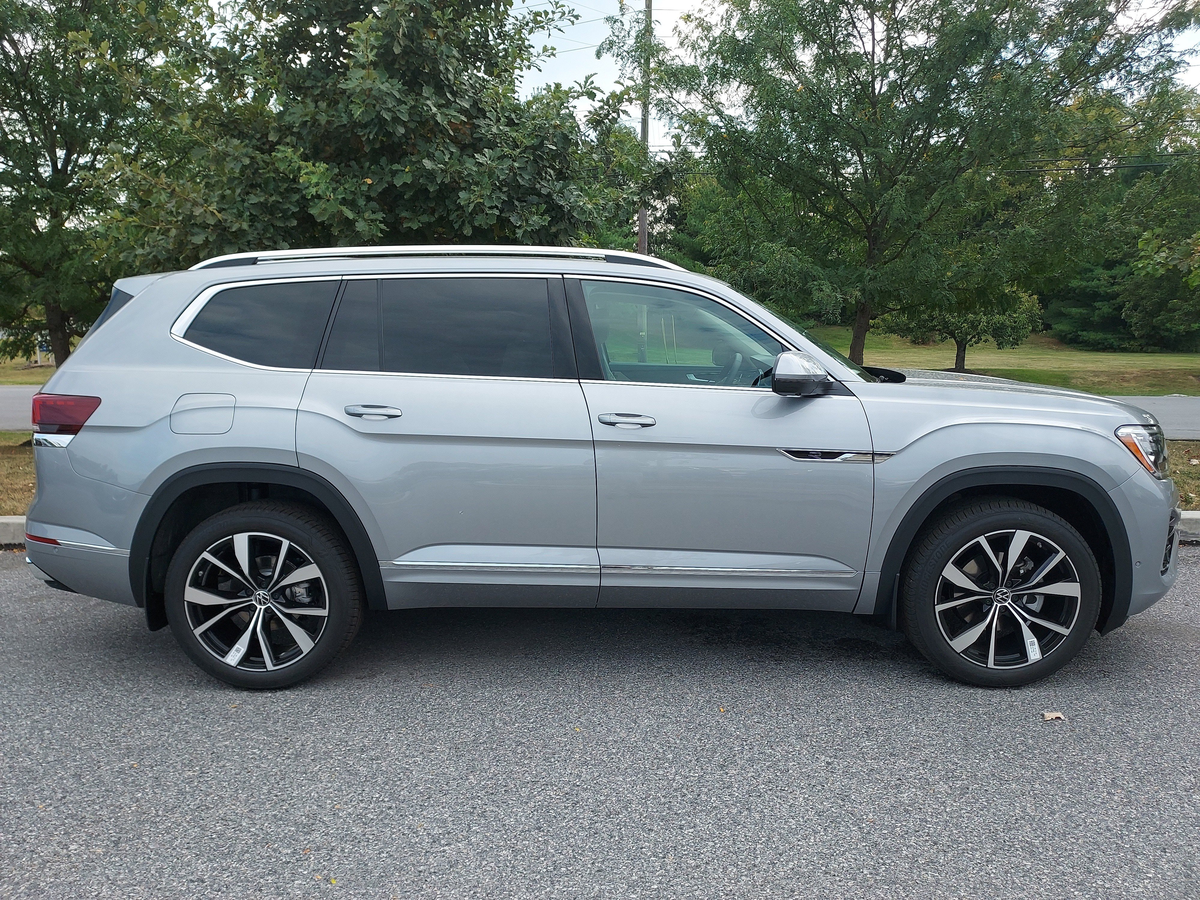 New 2026 Volkswagen Atlas SEL Premium R-Line image 4