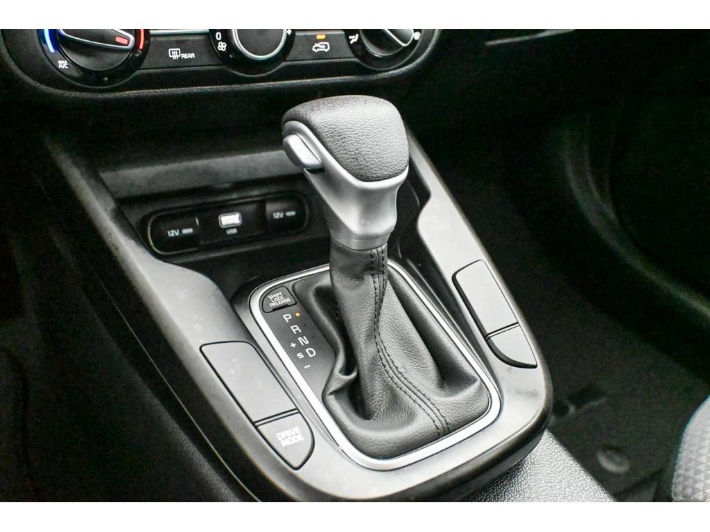 Used 2025 Kia Soul LX image 24