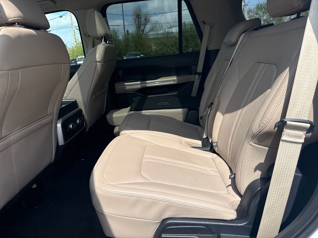 Used 2024 Ford Expedition Limited image 29