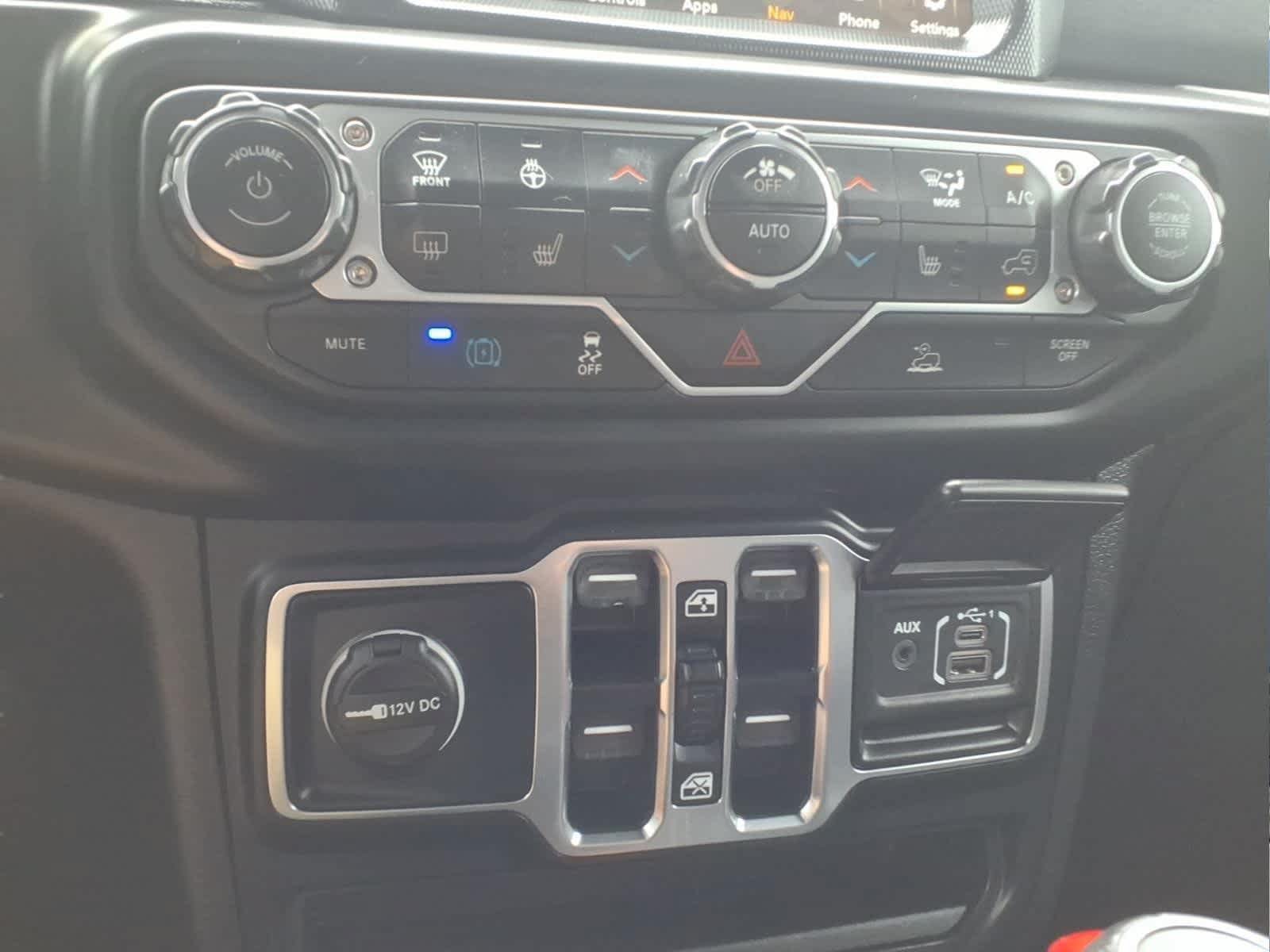 Used 2022 Jeep Wrangler Unlimited Sahara w/ Cold Weather Group AWD/4WD image 20
