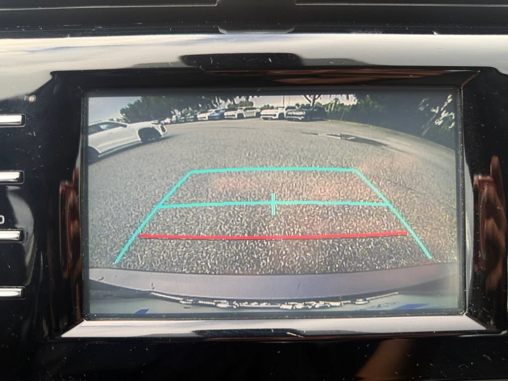 Used 2019 Toyota Camry SE FWD image 16